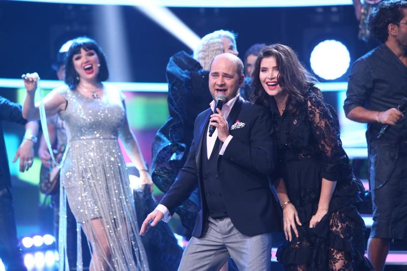 Cosmin Seleși cântă cu trupa, în deschiderea noului sezon „Te cunosc de undeva!”