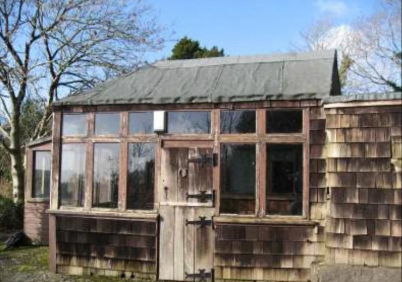 Bancă din lemn scoasă la licitație cu 500.000 de lire. Ce o face atât de specială