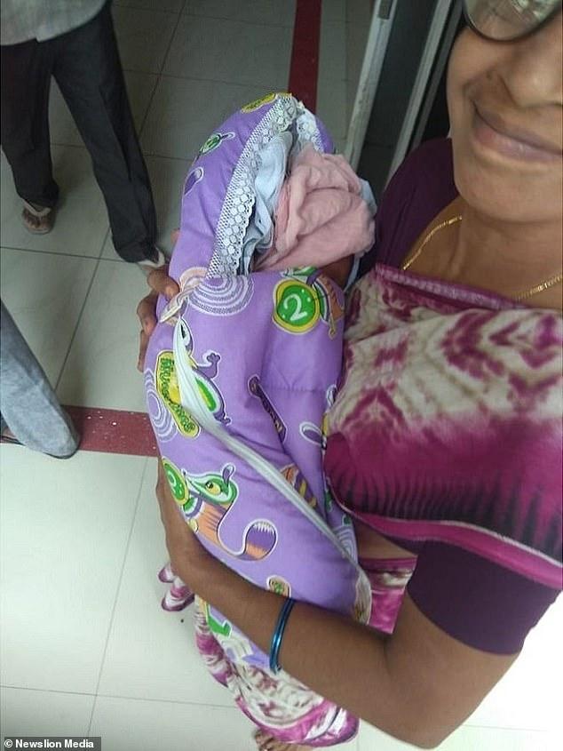 A născut, pentru prima oară, la 74 de ani: „De 60 de ani visez la acest moment. Nimeni nu mai poate spune că sunt stearpă”