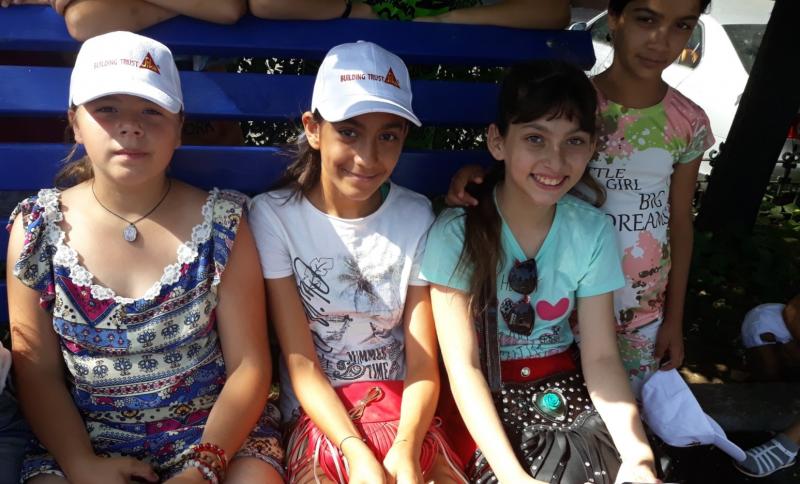 47 de copii au mers în prima excursie din viața lor, în capitală, prin proiectul „Ne plimbăm și învățăm”