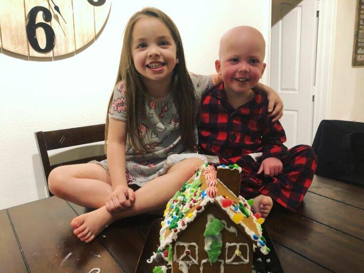 „Stai liniștit, o să fie bine”! Nu știe că frățiorul ei e pe moarte, știe doar că trebuie să aibă grijă de el atunci când îi este rău