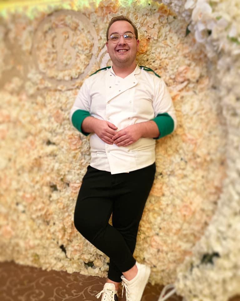 A recunoscut totul! Răzvan Babană de la Chefi la cuțite, „băiatul de bani gata”, se apucă de televiziune? Secrete din viața lui: „Nu judecați, nu noi suntem în măsură”