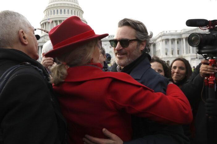 De ce a fost Joaquin Phoenix arestat la protestul împotriva schimbărilor climatice! Declarația actorului a stârnit controverse