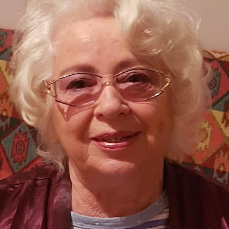 Cine este mama Cristinei Țopescu. Femeia a plecat în străinătate pe vremea regimului comunist și nu s-a mai întors niciodată