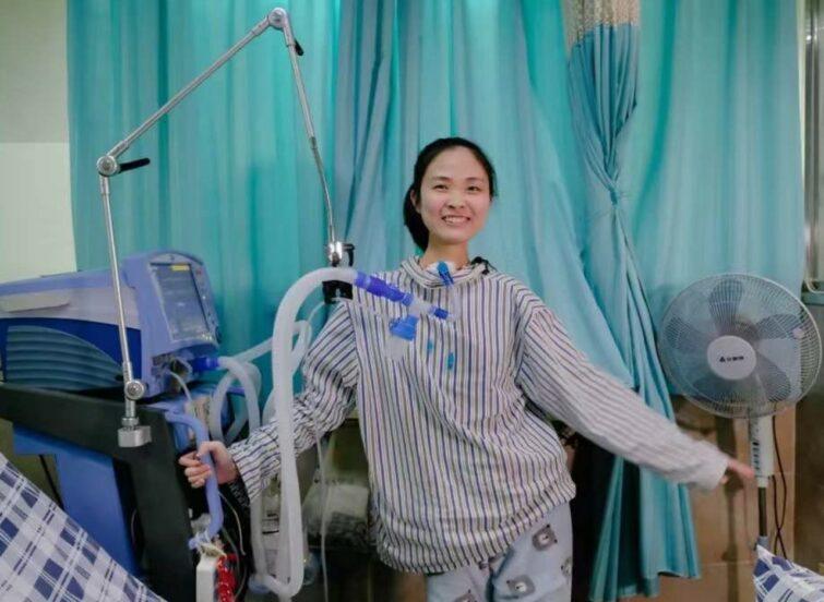 Cazul inedit al unei femei cu o boală rară! De 11 ani locuiește într-un spital:  „Nu pot să tușesc, așa că îmi petrec fiecare zi curățându-mi gâtul”