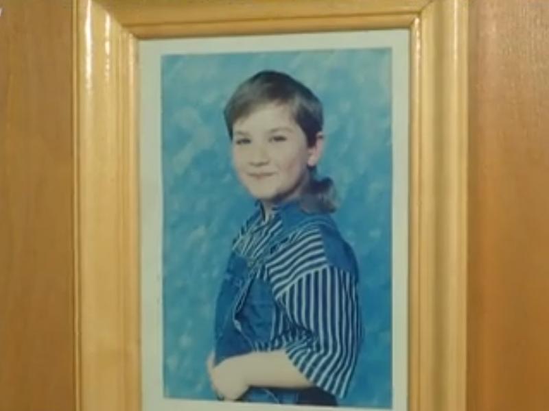 Uau, asta DA transformare! Cum arăta Răzvan Babană cu codiță și cercel?! Imagini nemaivăzute cu cel mai simpatic concurent „Chefi la cuțite”