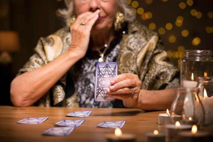 Previziuni Tarot 2020. Află cum o să-ți fie anul! Lecții dure de viață și schimbări radicale pentru zodii
