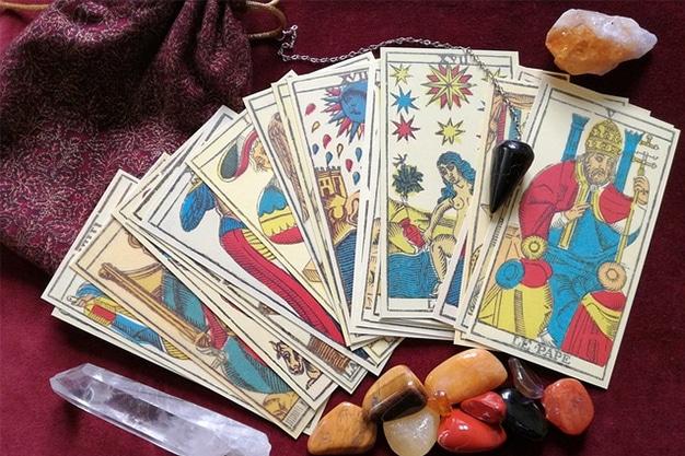 Previziuni Tarot 2020. Află cum o să-ți fie anul! Lecții dure de viață și schimbări radicale pentru zodii