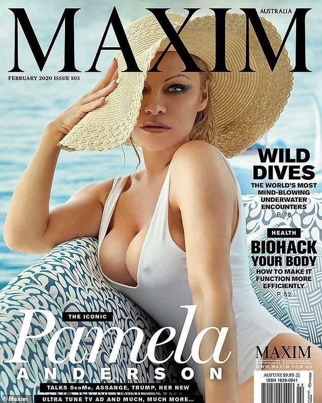 Nu, nu există alta mai sexy decât ea. Pamela Anderson, irezistibilă și la 52 de ani. Cum arată actrița în costum de baie