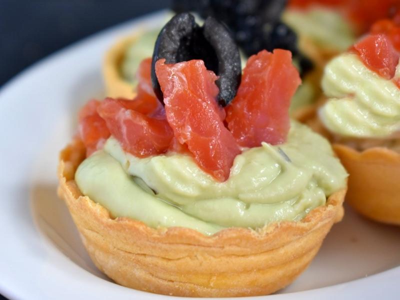 Zece rețete cu avocado simple și gustoase pentru gustări sănătoase