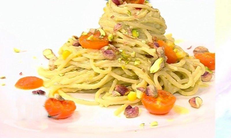 Zece rețete cu avocado simple și gustoase pentru gustări sănătoase