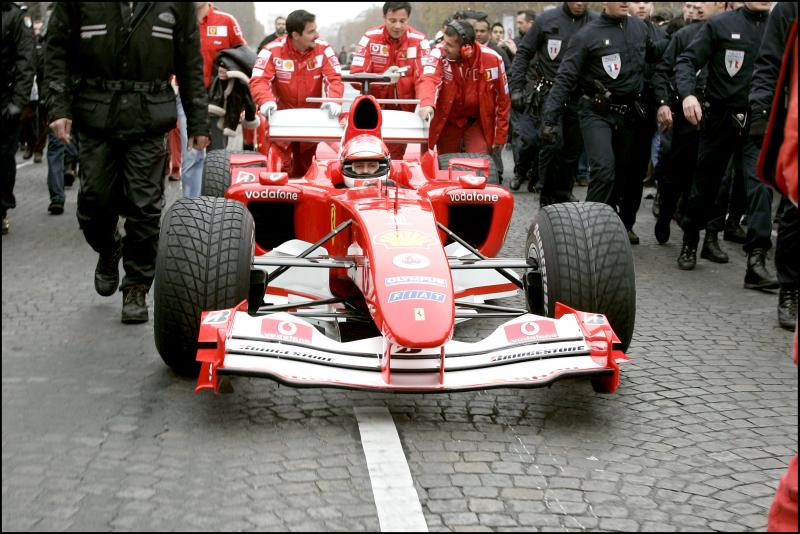 Inevitabilul s-a produs! Poze cu Michael Schumacher imobilizat la pat, vândute pe o sumă colosală