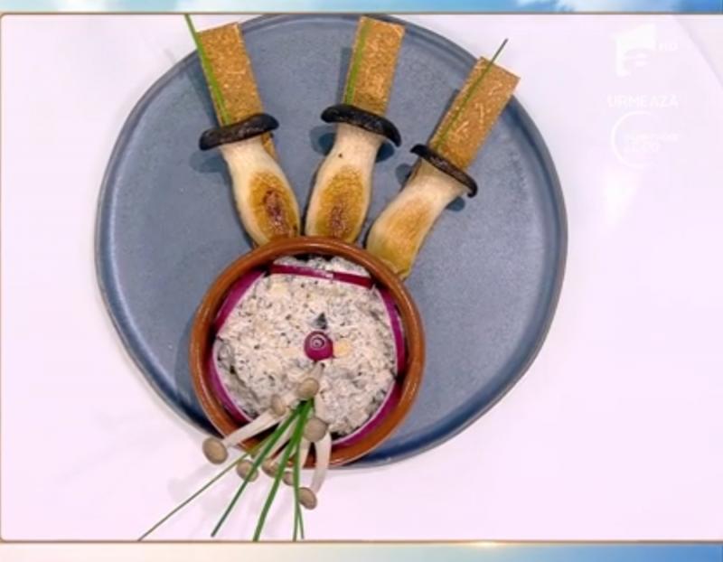 Rețetă de aperitiv simplu și gustos. Pastă de ciuperci cu brânzeturi și ouă fierte - Rețeta lui Vlăduț