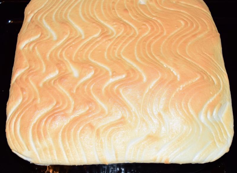 Rețeta pentru Prăjitura Stropi de rouă. O nebunie de gusturi și arome și un adevărat spectacol în farfurie!