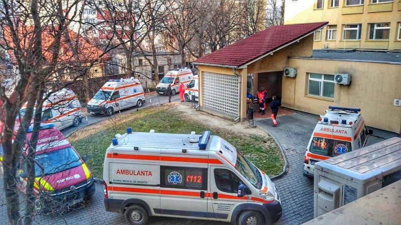 Coadă de ambulanțe în Bistrița, la Urgențe! Românii au mâncat prea mult și în acest an! „Cuvintele nu își au rostul”