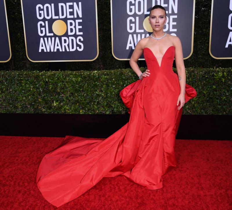 Cele mai caraghioase ținute de la gala Globurilor de Aur! Cum s-au făcut de rușine Jennifer Lopez și alte vedete pe covorul roșu și cine le-a dat clasă - Galerie foto