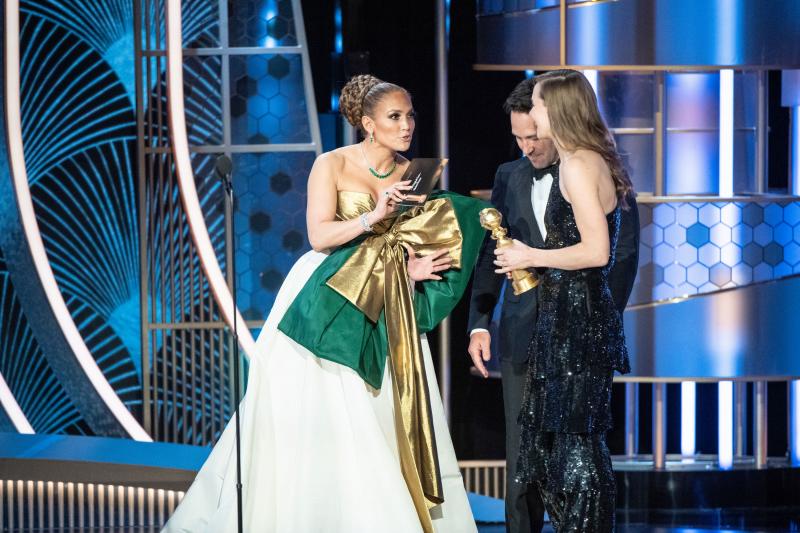Globurile de Aur: Jennifer Lopez pe lista neagră! Rochia ei este considerată una dintre cele mai neinspirate