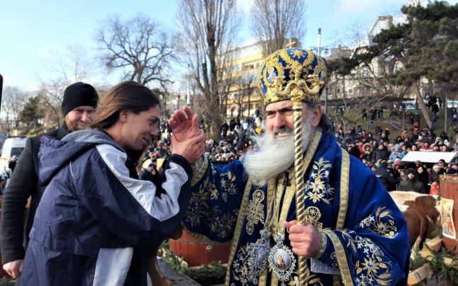 Tânăra bătută după ce a prins o cruce de Bobotează este o BOMBĂ SEXI, care adună medalii de aur! Ce va primi după incident - Galerie foto