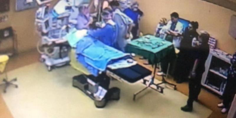 FOTO | Mesaj tulburător despre intervenția medicului Beuran: "Plin de microbi și bacterii a pus mâna pe bolnava arsă și a contaminat câmpul operator"