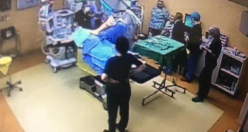 FOTO | Mesaj tulburător despre intervenția medicului Beuran: "Plin de microbi și bacterii a pus mâna pe bolnava arsă și a contaminat câmpul operator"