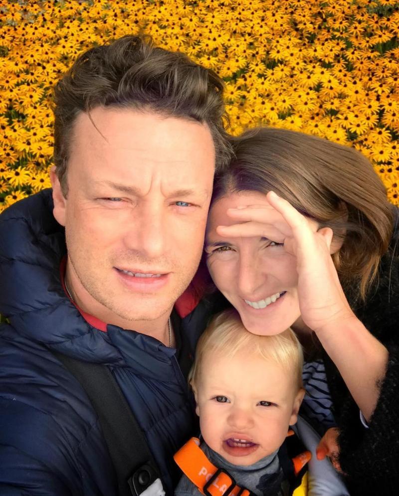 Poze rare cu Jamie Oliver și familia lui. Cum arată soția li ce copii mari are