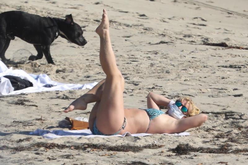 Britney Spears, la plajă, în Malibu