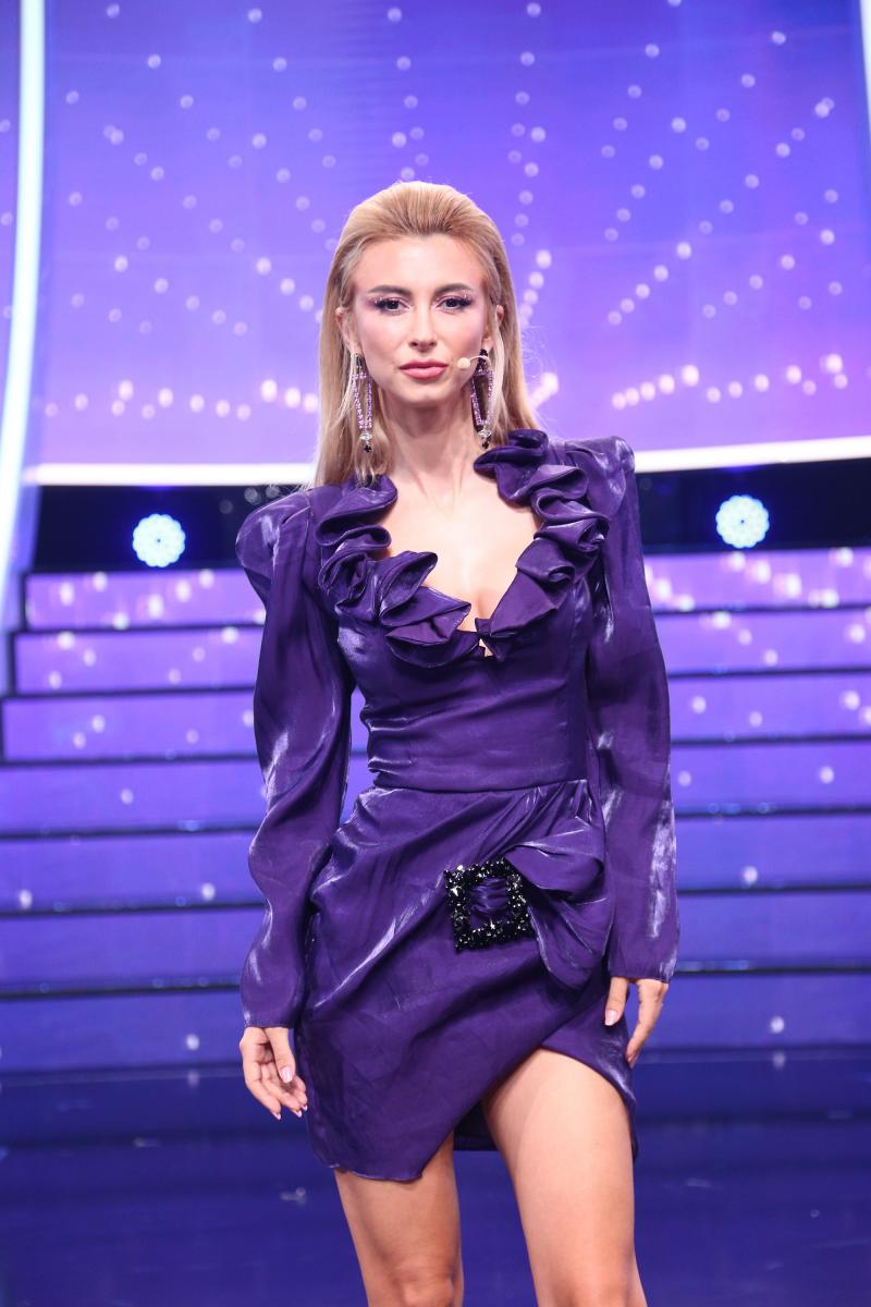 Cum arată rochia pe care a purtat-o Andreea Bălan în gala cu numărul 7 Te Cunosc de Undeva