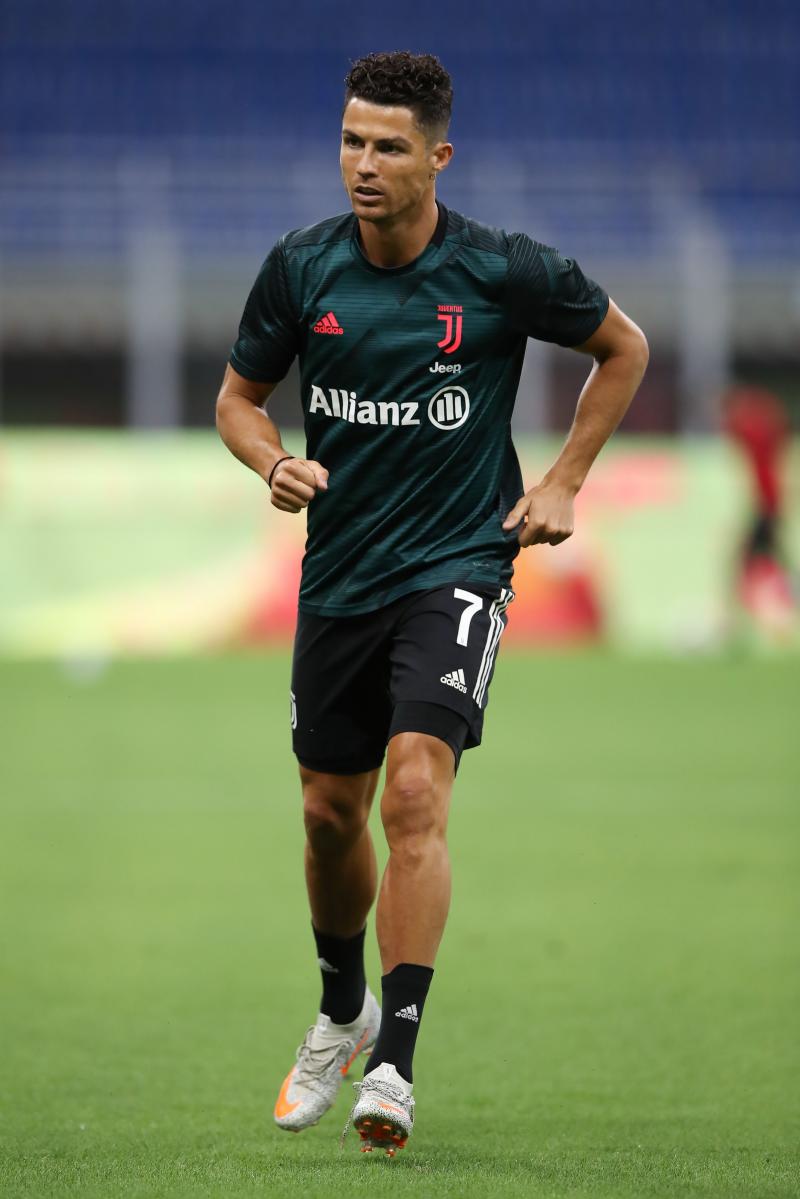 Cel mai bine plătiți fotbaliști în 2020. Cine e deasupra lui Cristiano Ronaldo în top