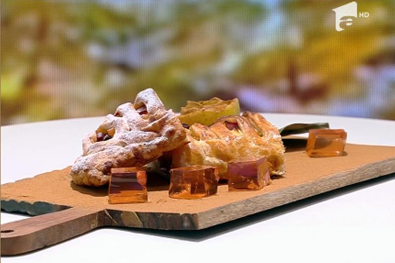 Ștrudel cu fructe de toamnă. Reţeta lui Vlăduţ la Neatza cu Răzvan şi Dani