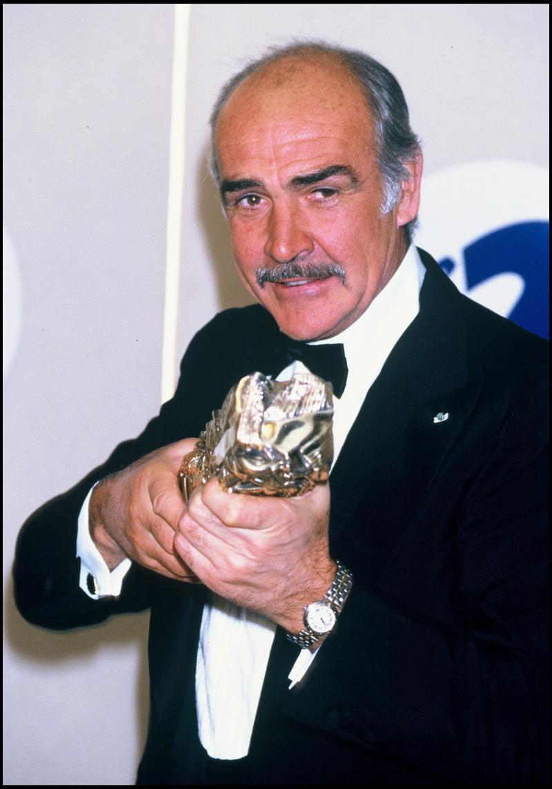 Sir Sean Connery, marele James Bond, a murit la vârsta de 90 de ani. Moartea sa ridică semne de întrebare