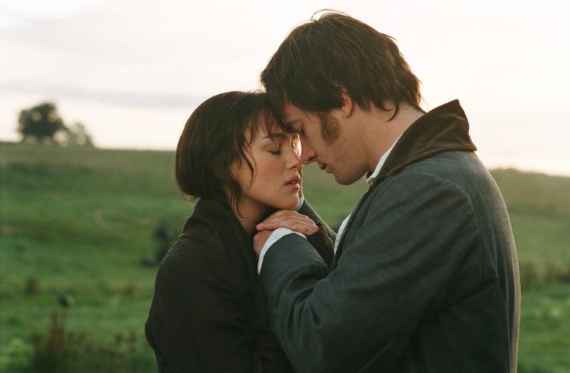 Keira Knightley și Matthew Macfadyen, într-o scenă din ''Pride & Prejudice''