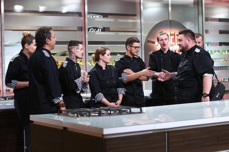 Aseară, chef Sorin Bontea şi-a folosit amuleta şi a întors un concurent de la eliminare. Chefi la cuțite, record de audiență