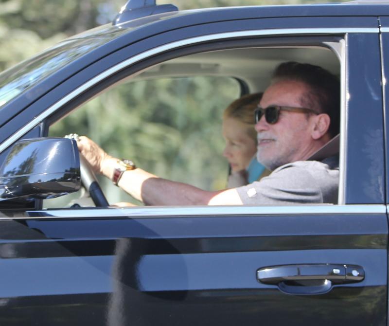 Ipostaza în care a fost surprins Arnold Schwarzenegger după a treia operație pe cord deschis. Care e starea actorului