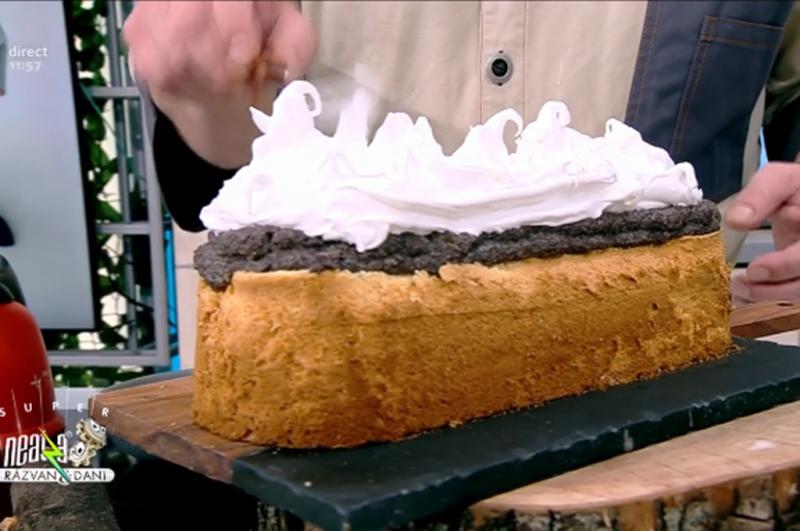 Rețetă de pandișpan cu mac și bezea, preparată de Vlăduț la Neatza cu Răzvan şi Dani