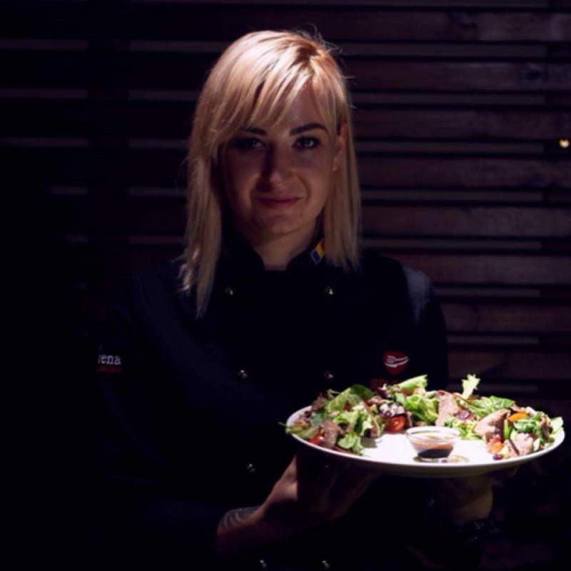 Roxana Blenche de la Chefi la Cuțite