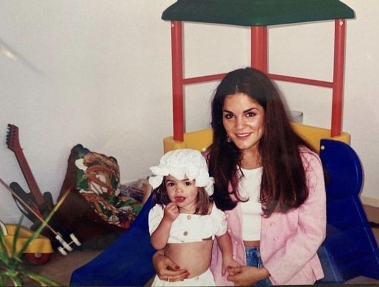 rita ora si mama sa, Vera, cand era micuta