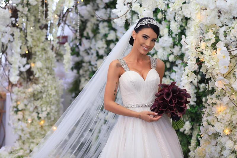 Adelina Pestrițu în rochia de mireasă