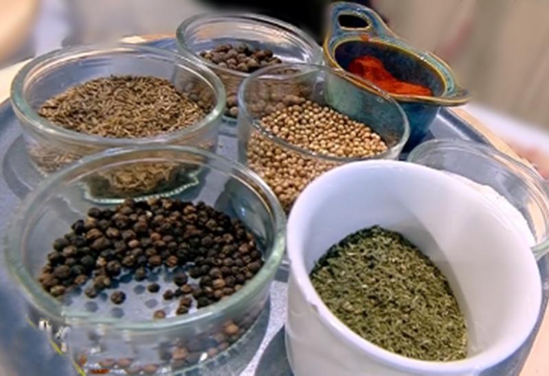 Rețetă tradițională pentru pasta de mici la grătar. Rețete tradiționale pentru 1 decembrie