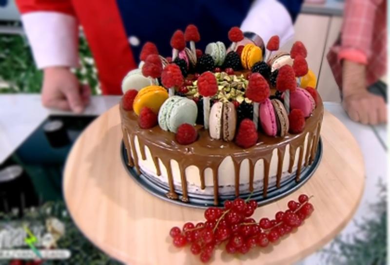 Rețetă de tort cu cremă de ciocolată albă și glazură, preparat de Vlăduț la Neatza cu Răzvan şi Dani