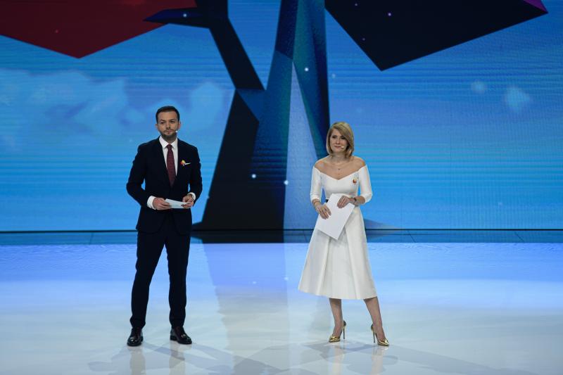 Alessandra Stoicescu, rochie albă, în zi de sărbătoare