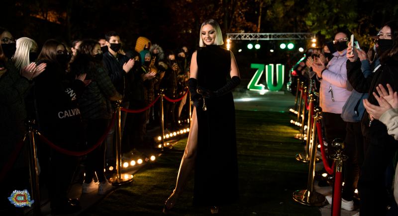 Alexandra Stan, într-o rochie neagră, pe covorul roșu la Marea Unire ZU 2020