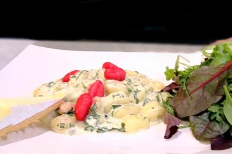 Rețeta de Gnocchi de casă cu sfeclă roșie și sos de gorgonzola