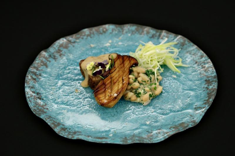 Mușchi de vită cu sote de fasole