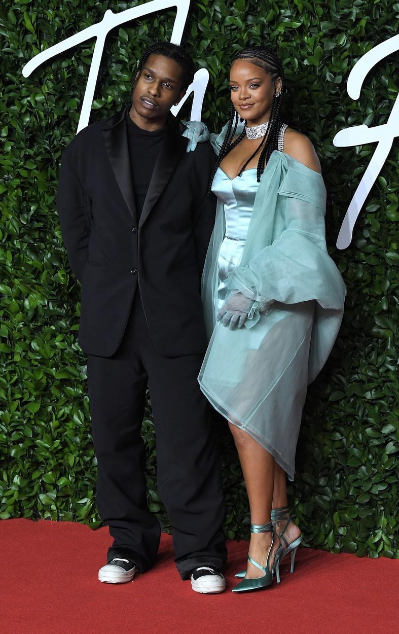 Noul bărbat din viața Rihannei este un muzician la fel de cunoscut ca ea. Cum arată cel care i-a cucerit inima