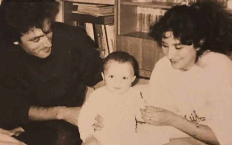 Cum arăta Viorica Dăncilă în tinerețe! Era brunetă și avea părul ondulat, cu breton! FOTO