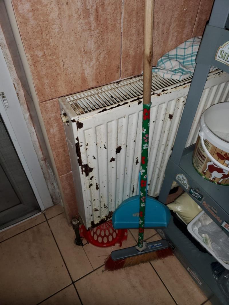 Botez încheiat la spital, în județul Brașov. Mâncare expirată și mizerie de nedescris la un restaurant