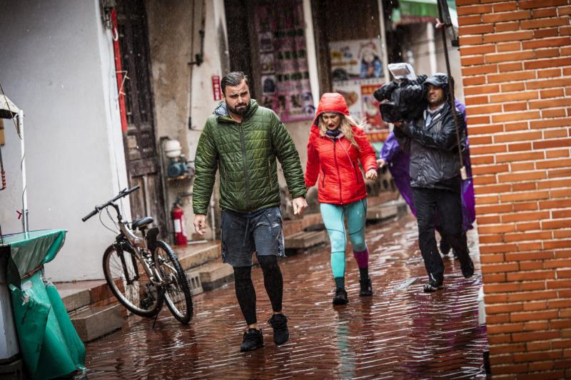 Concurenții „Asia Express” au ajuns în Filipine pe cel mai greu drum din toate cele 3 sezoane! Li s-a făcut rău! „Am mers la orizontală, între saci de orez” - Galerie foto