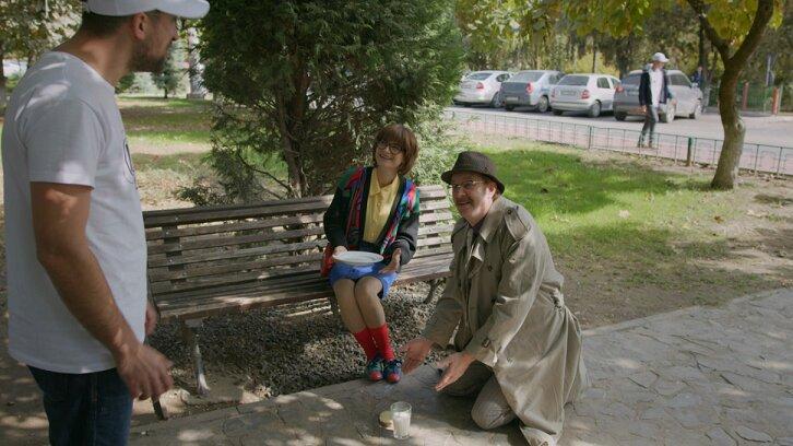 Ilona Brezoianu s-a trezit cu un pumn în nas, Ticu Pușcașu a căzut în noroi, Paula Chirilă și Teo Corban au dansat într-o cadă cu struguri, în noul sezon Mangalița