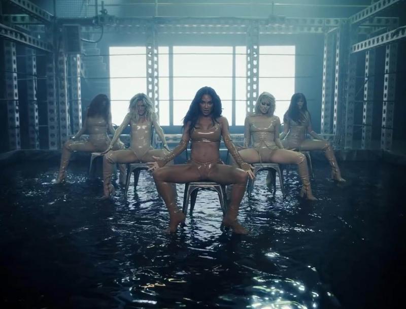 Fetele de la The Pussycat Dolls, revenire incendiară, după zece ani! Artistele celebre, surprinse dansând printre flăcări, în costume de latex. Atenție, imagini interzise cardiacilor! VIDEO