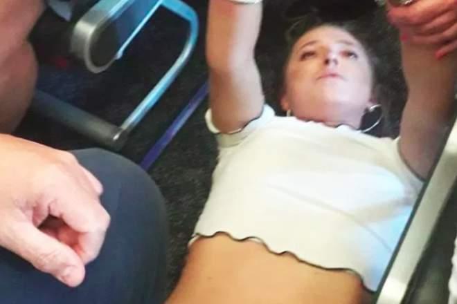 Pedeapsa primită de tânăra care s-a urcat beată într-un avion britanic și a încercat să-l deturneze